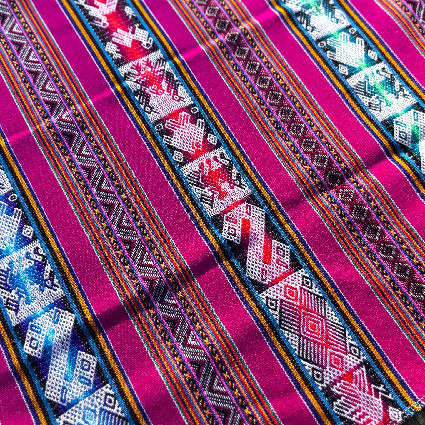 Tissus Sacré d’Autel • Mesa • Fuchsia