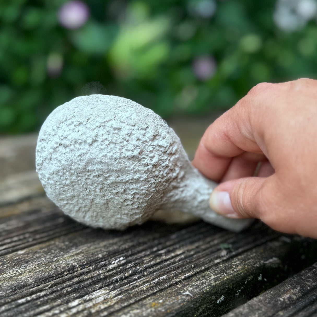 Porte bâton ou bouquet en Ciment naturel