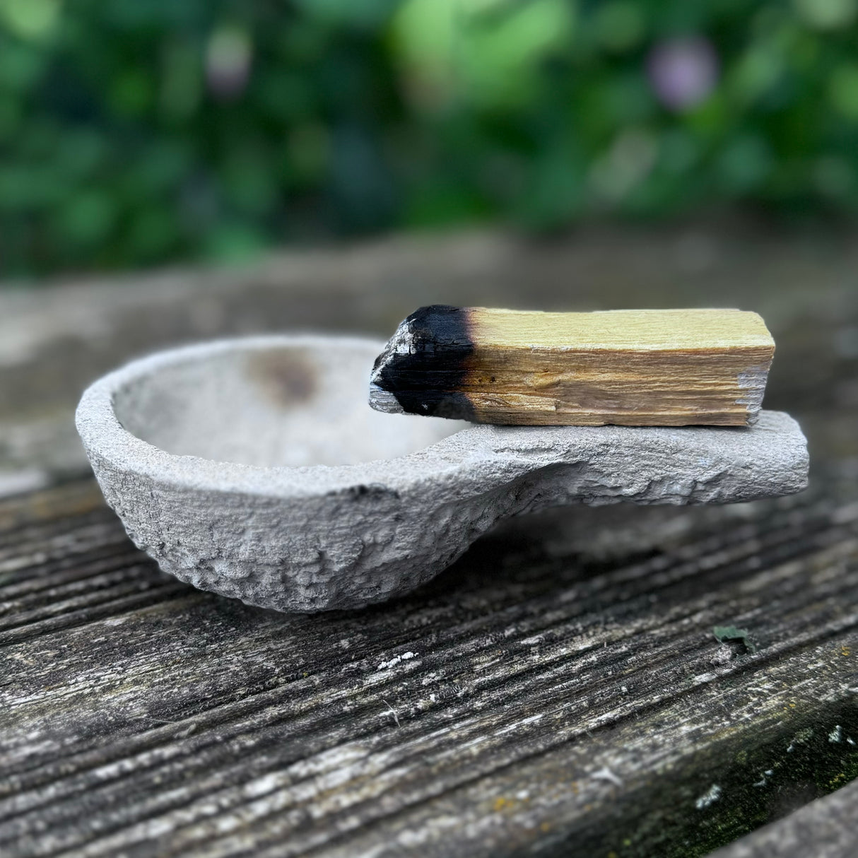 Porte bâton ou bouquet en Ciment naturel