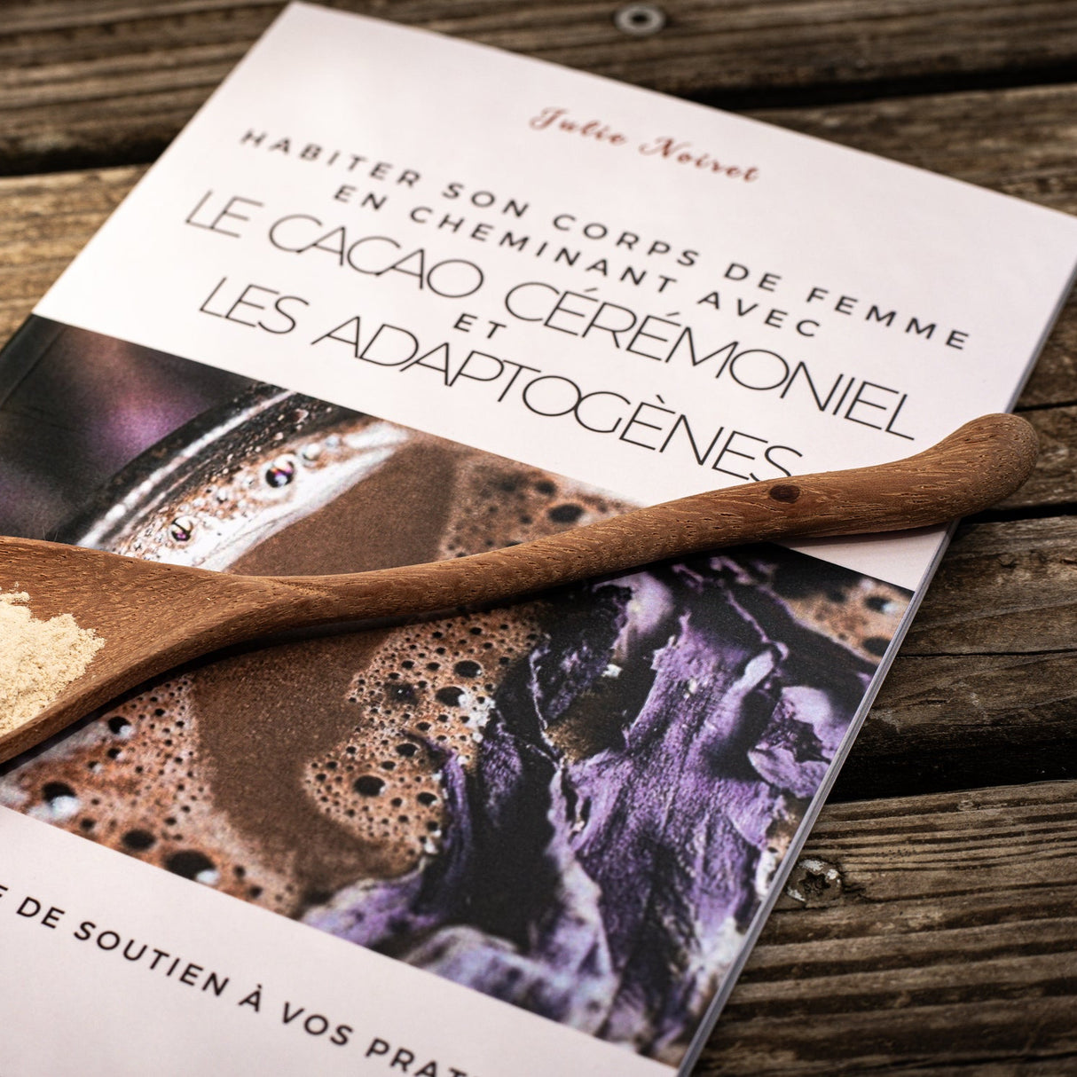 Ebook • Habiter son Corps de Femme en cheminant avec le Cacao Cérémoniel et les Adaptogènes