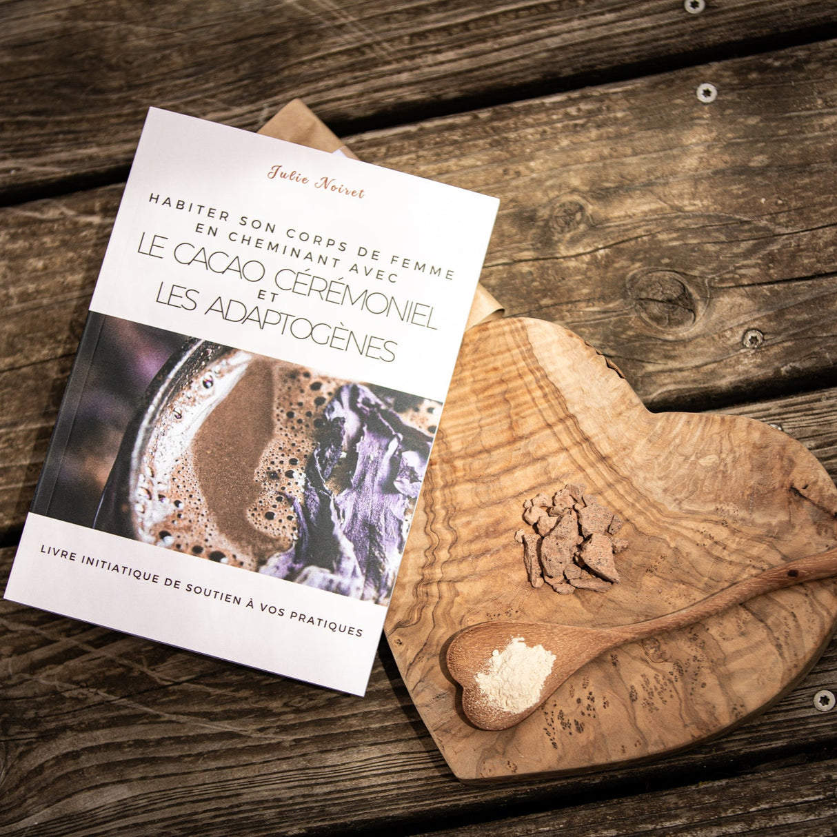 Livre • Habiter son Corps de Femme en cheminant avec le Cacao Cérémoniel et les Adaptogènes